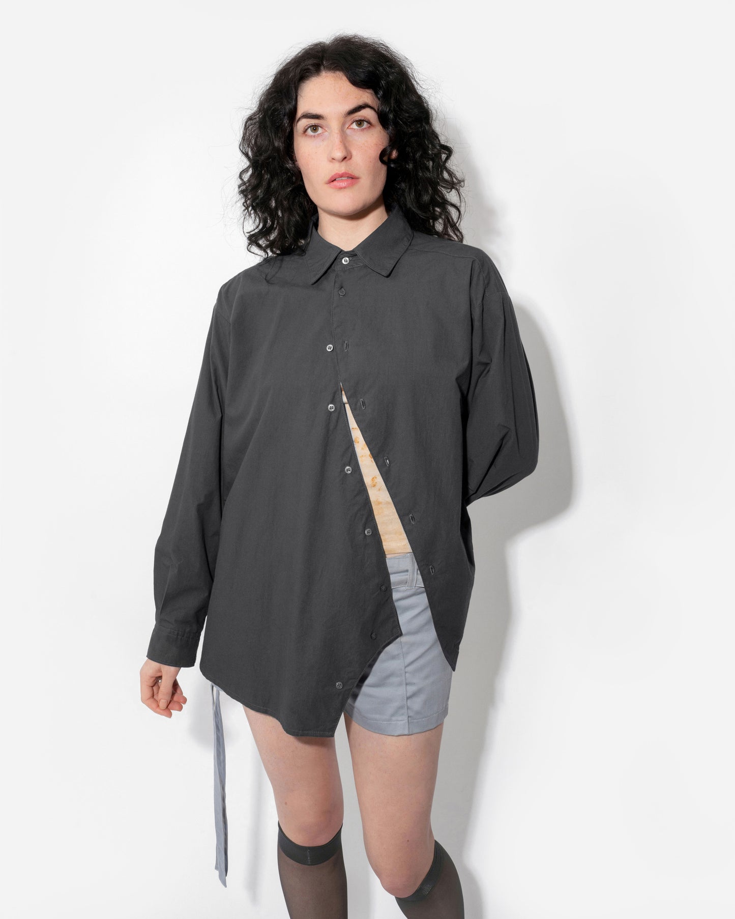 COSMO BUTTON UP IN CHARCOAL