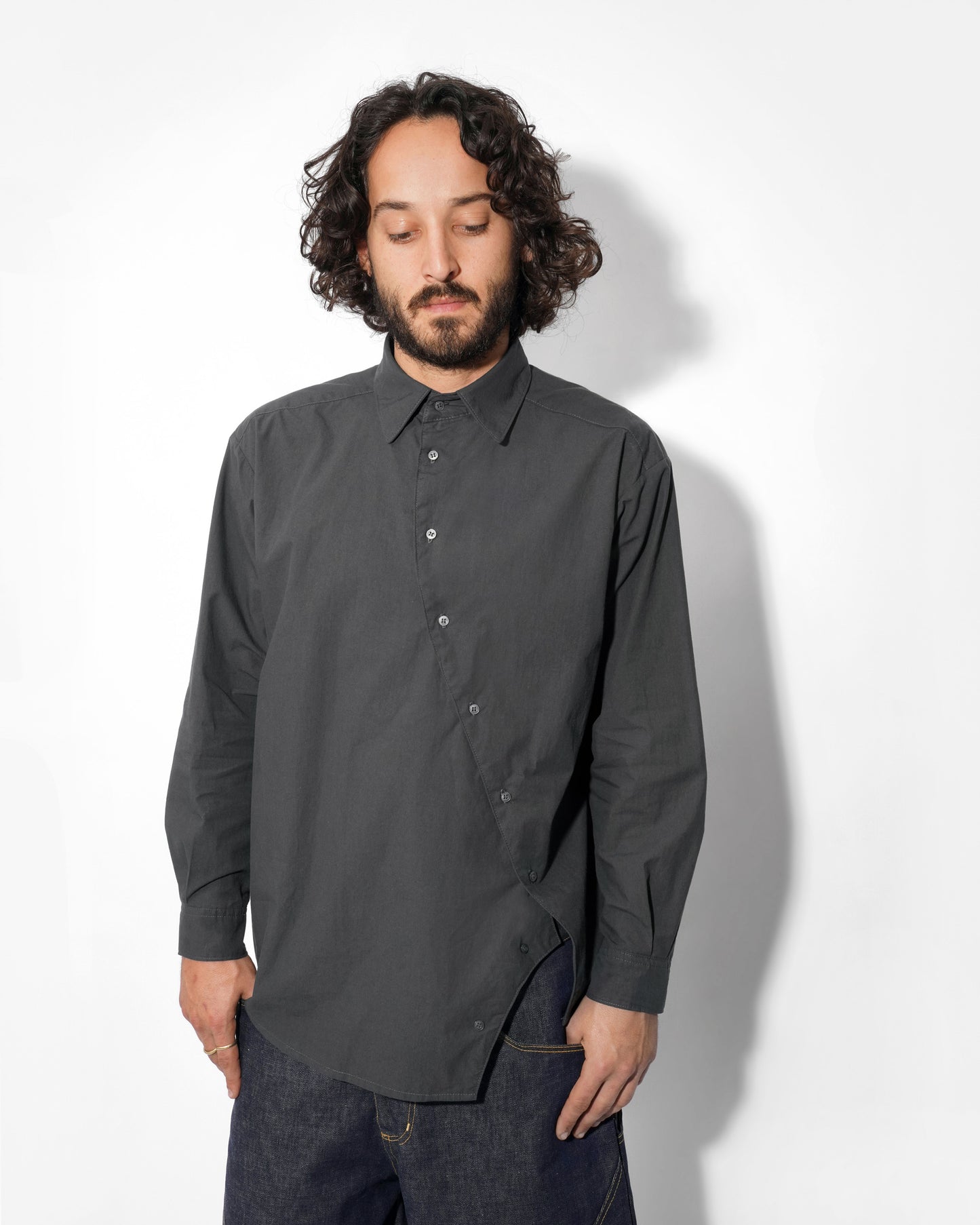 COSMO BUTTON UP IN CHARCOAL