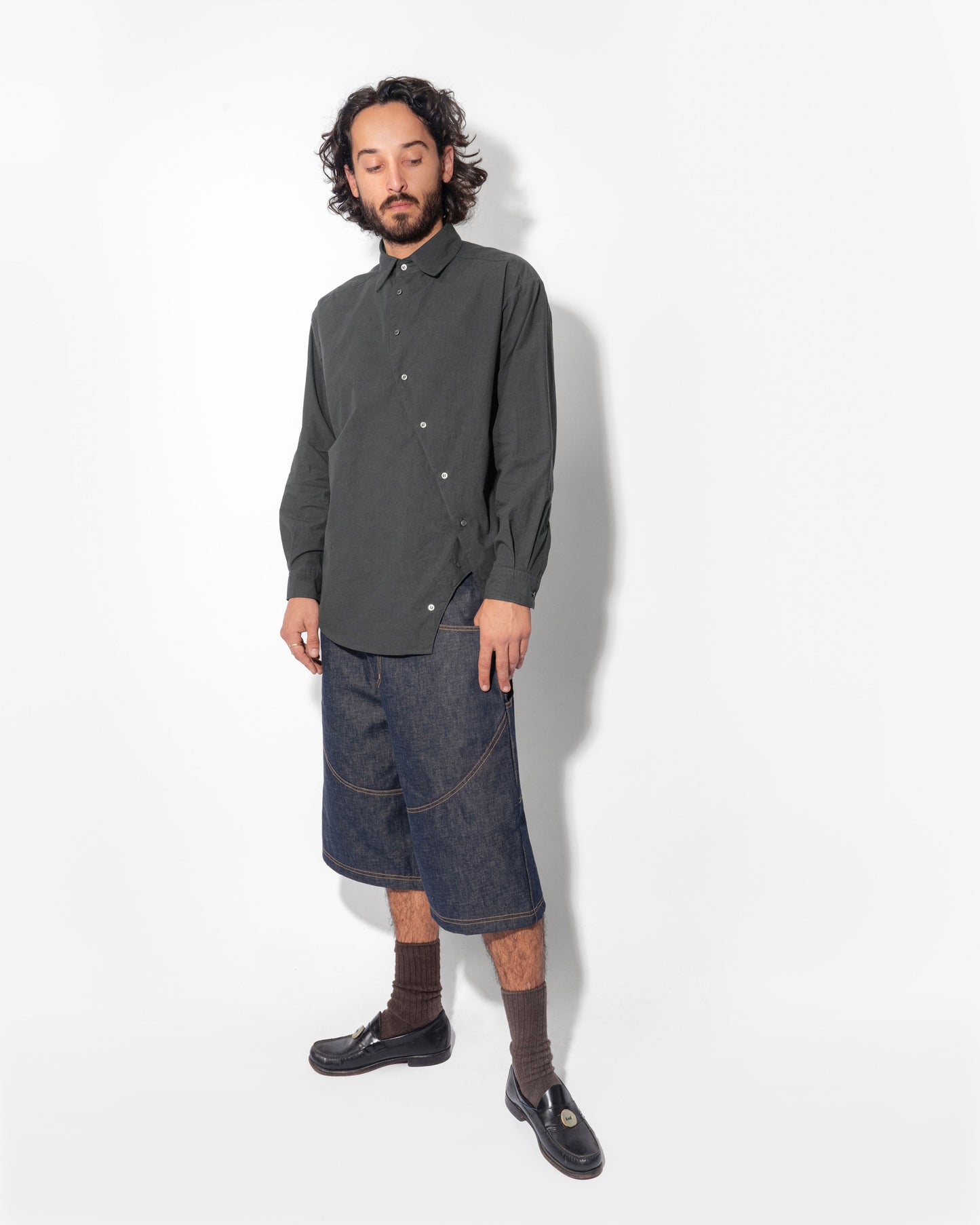 COSMO BUTTON UP IN CHARCOAL
