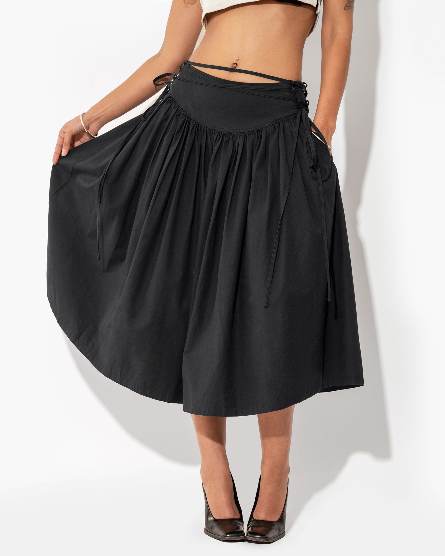 TWISTING VINES SKIRT IN CHARCOAL