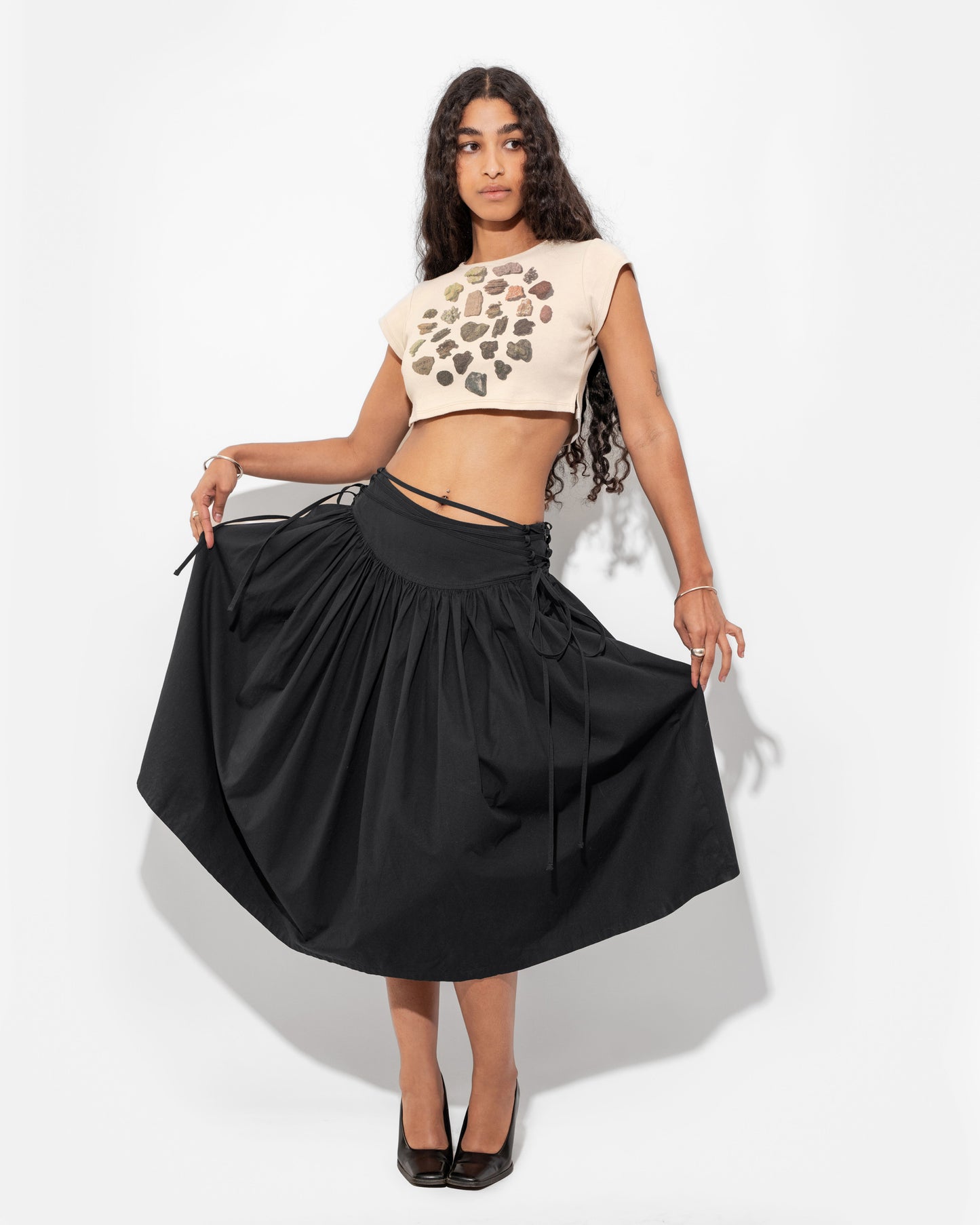 TWISTING VINES SKIRT IN CHARCOAL