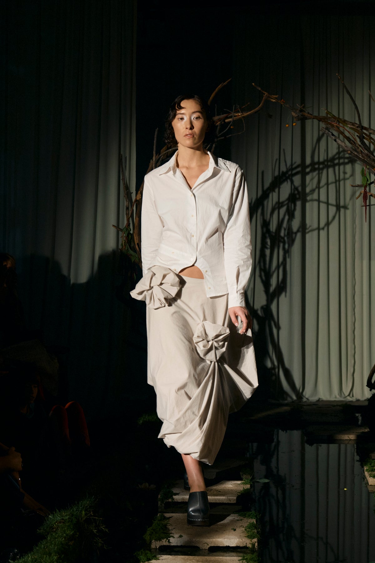 MEANDER BUTTON UP IN LILY - MEDIUM