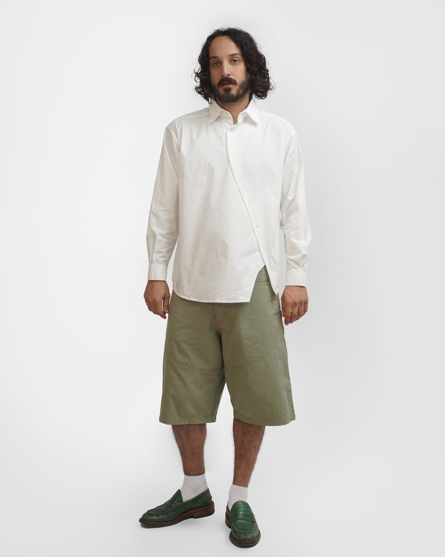 LEO SHORTS IN SOFT MOSS
