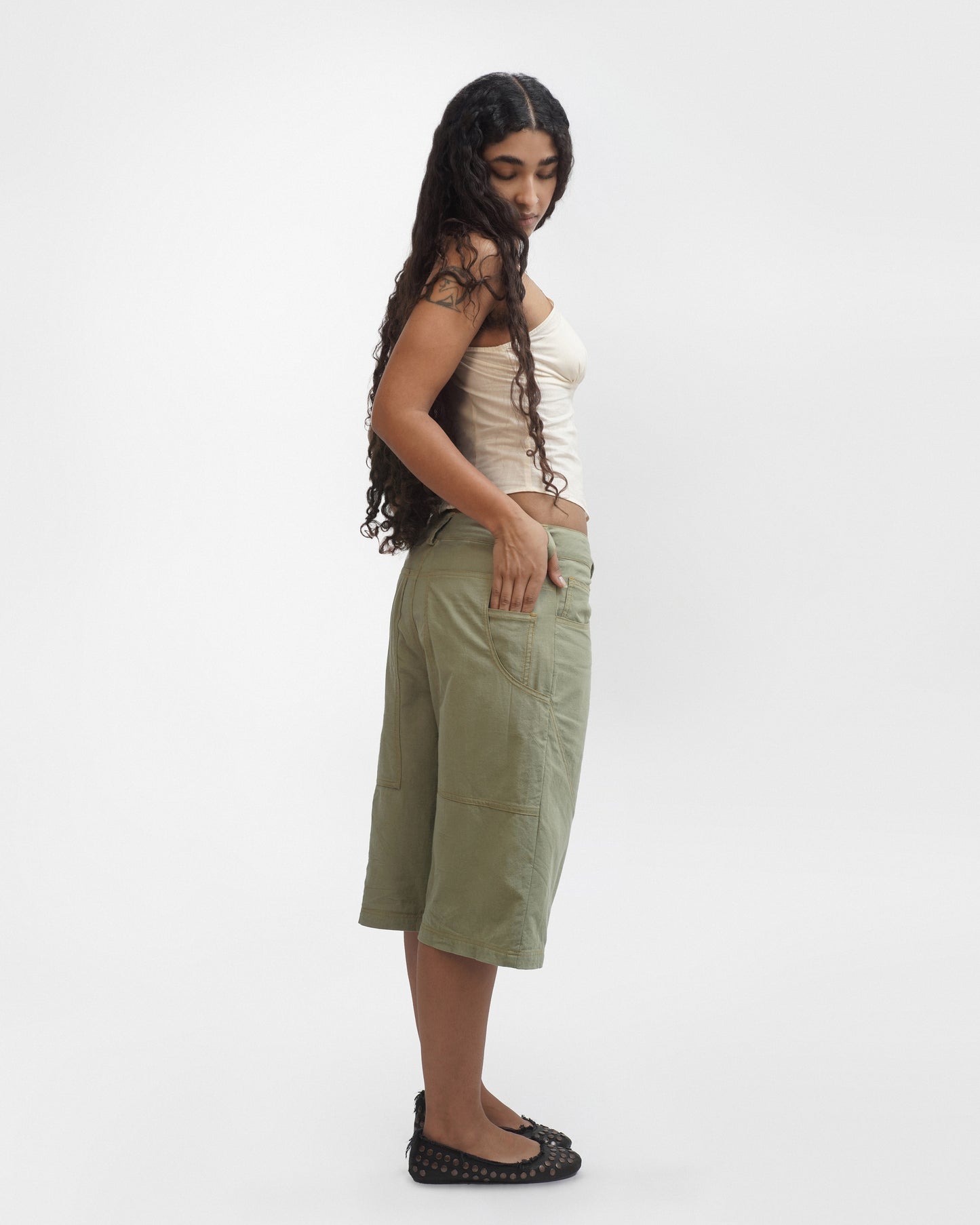 LEO SHORTS IN SOFT MOSS
